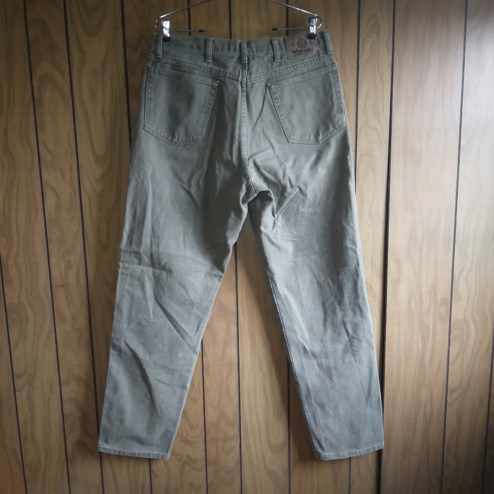 JEANS Wrangler Made in USA 7 belt carrier jeans, size 36 x 34